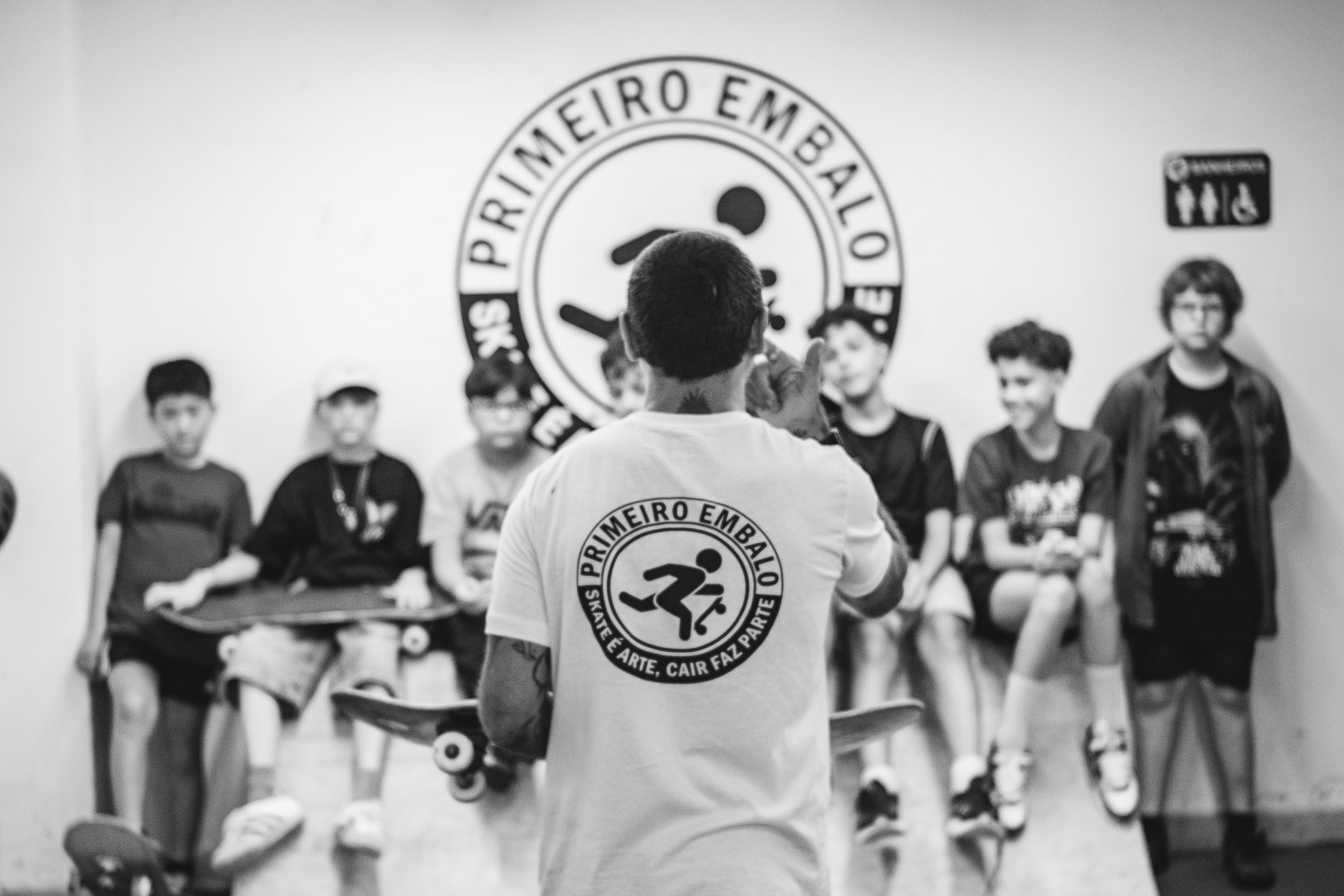 Douglas e alunos Primeiro Embalo